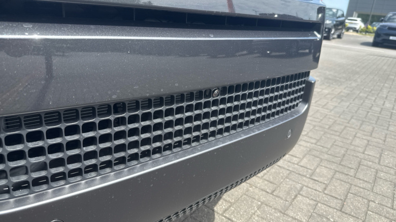 Land Rover Defender 3.0 D250 X-Dynamic SE 110 5dr Auto Diesel Estate